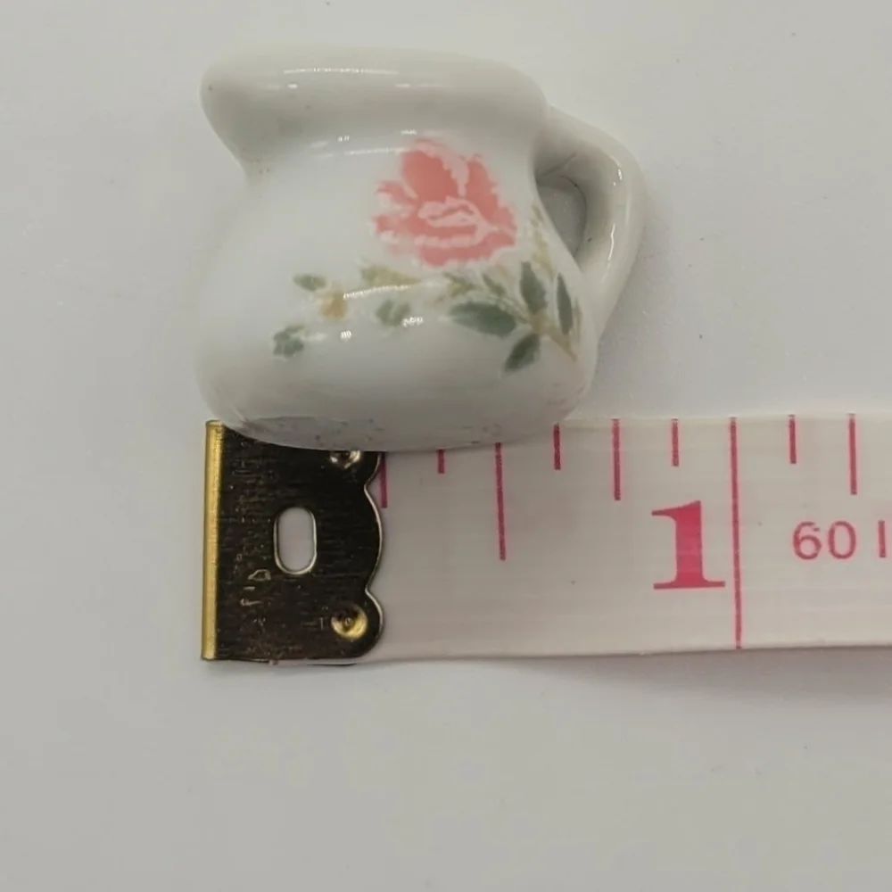Dollhouse Teapot / Curio Figurine​​​